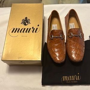 Slip on Alligator brown shoes mint condition sharp